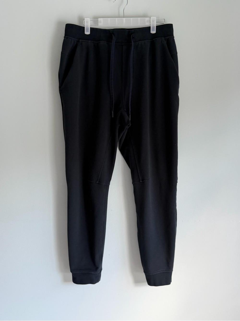 Lululemon Black Sweatpants / Joggers. Size Large